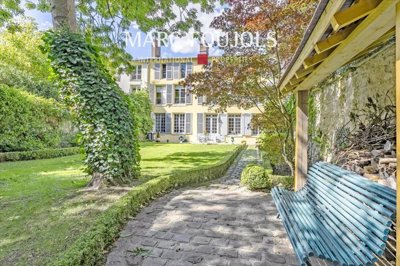 1 - Senlis, House