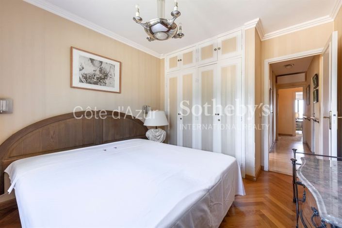Image No.15-4 Bed Apartment for sale
