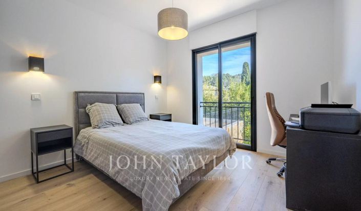 Image No.11-5 Bed House for sale