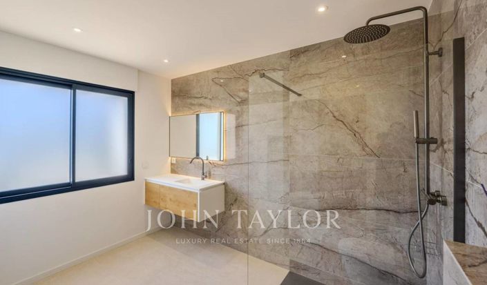 Image No.19-5 Bed House for sale