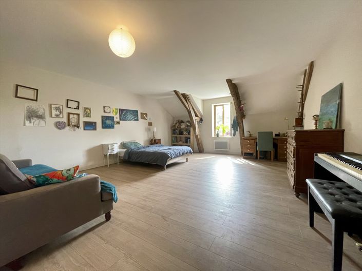 Image No.20-4 Bed House for sale