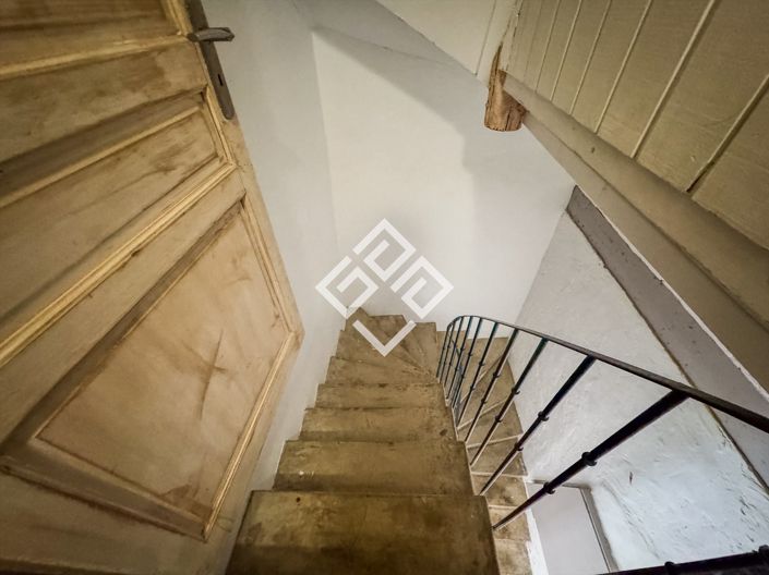 Image No.20-6 Bed House for sale