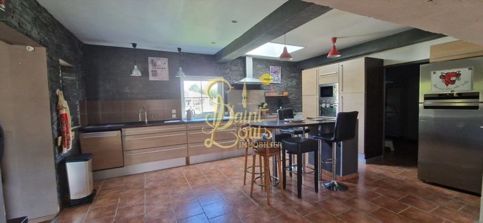 Image No.7-9 Bed House for sale