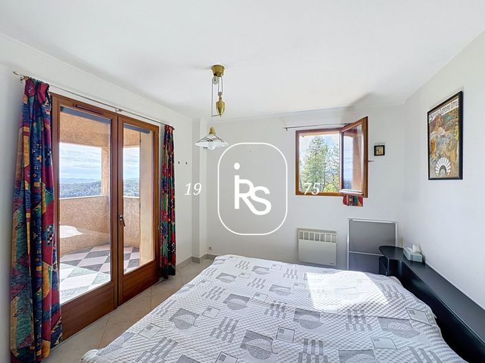 Image No.10-3 Bed House for sale