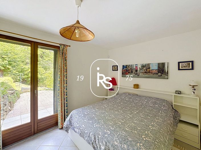 Image No.11-3 Bed House for sale