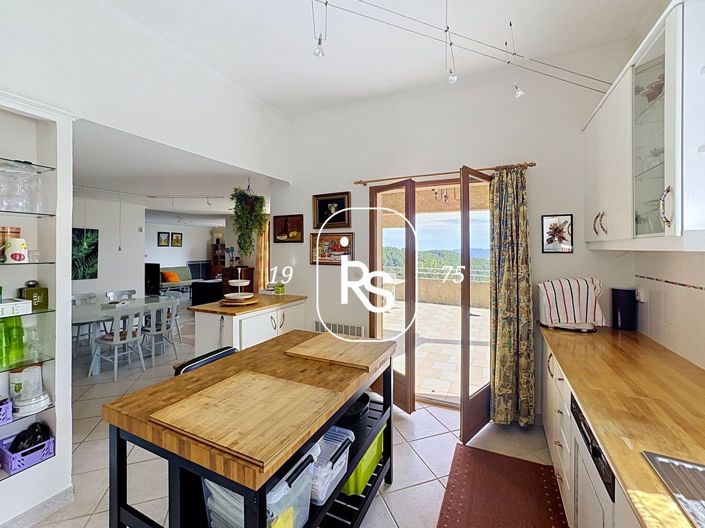 Image No.9-3 Bed House for sale