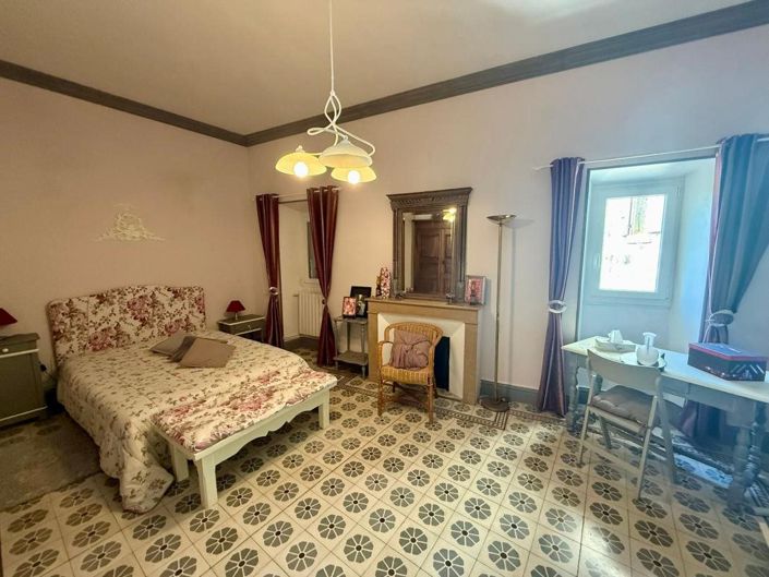 Image No.16-4 Bed House for sale