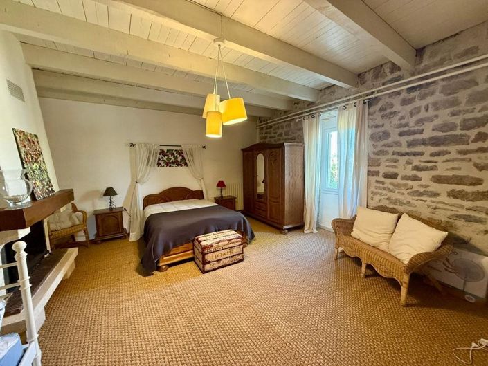 Image No.17-4 Bed House for sale