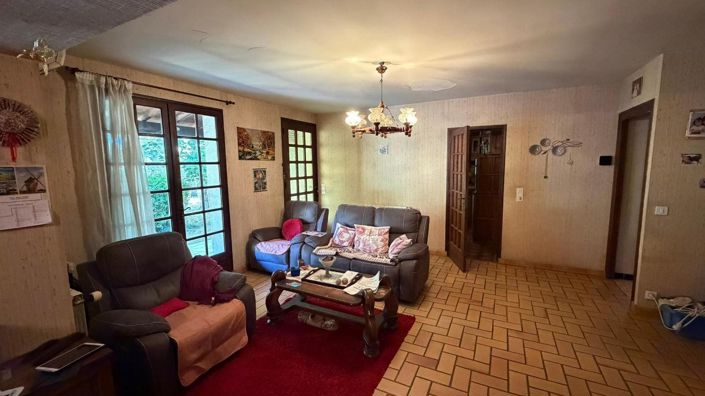 Image No.6-4 Bed House for sale