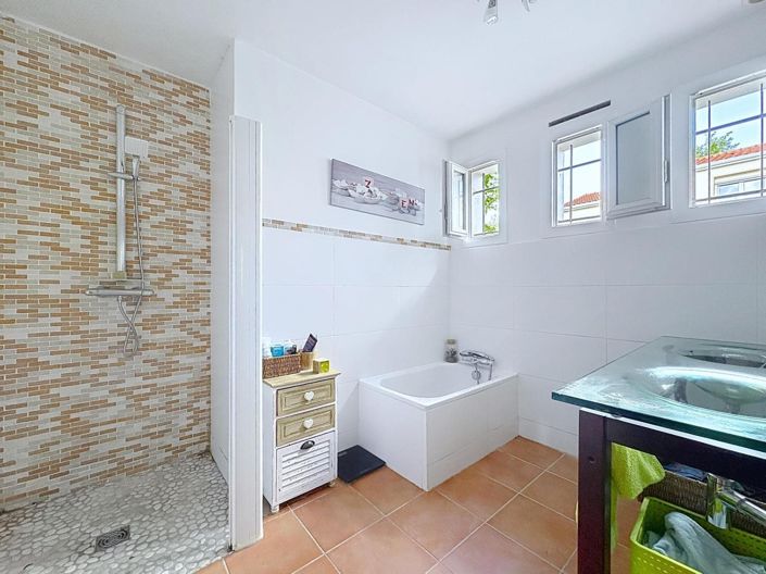 Image No.14-4 Bed House for sale