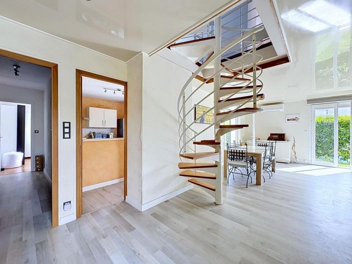 Image No.15-4 Bed House for sale