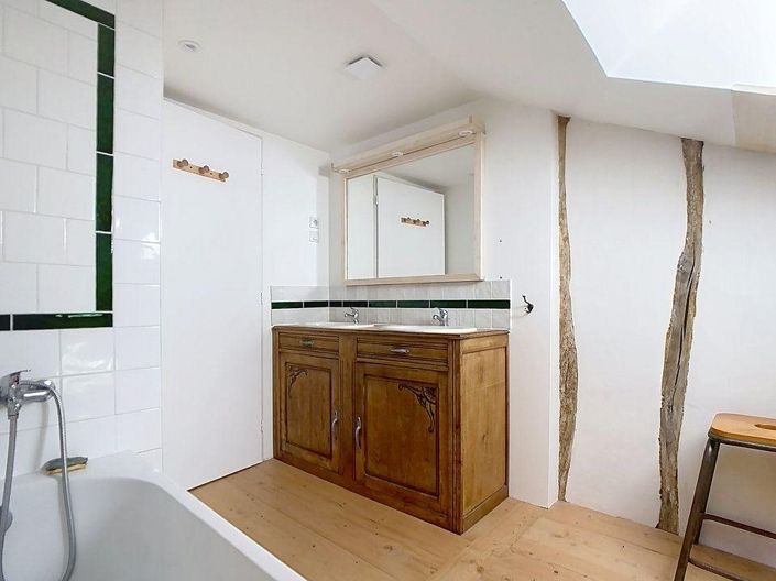 Image No.8-4 Bed House for sale