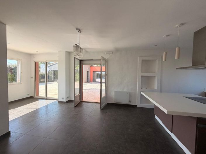 Image No.13-4 Bed House for sale