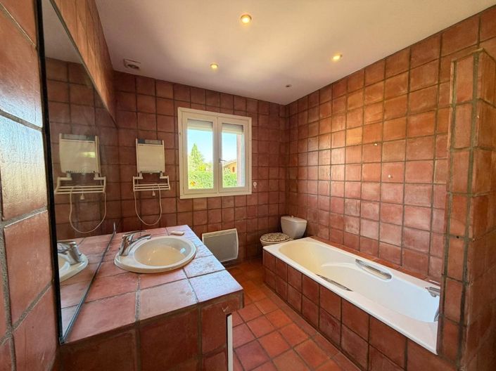 Image No.20-4 Bed House for sale