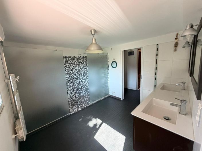 Image No.24-4 Bed House for sale