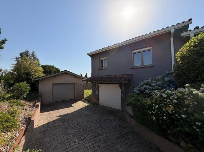 Image No.8-4 Bed House for sale