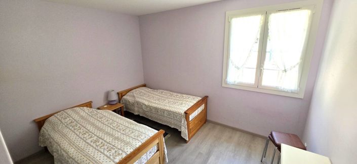 Image No.12-4 Bed House for sale