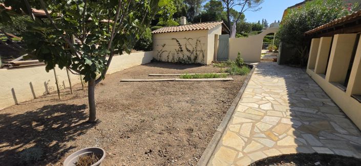 Image No.19-4 Bed House for sale