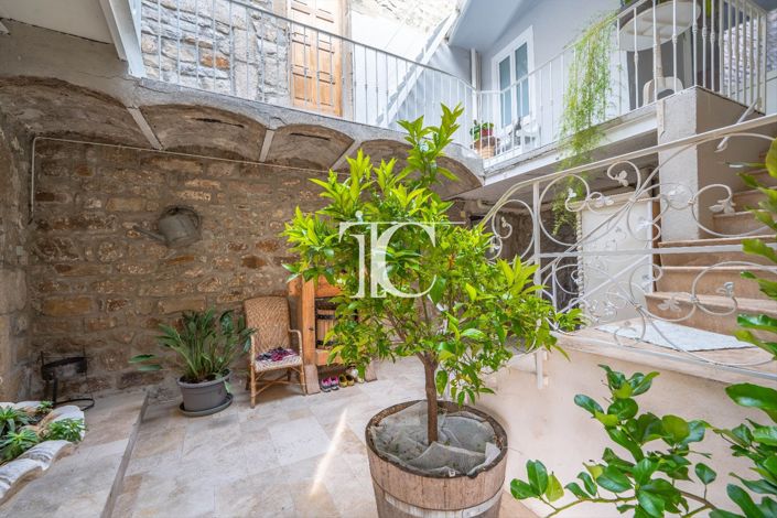 Image No.5-5 Bed House for sale
