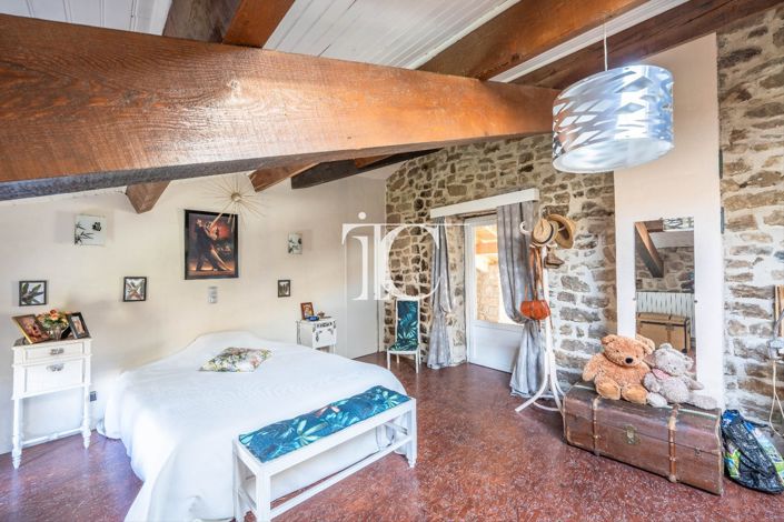 Image No.9-5 Bed House for sale