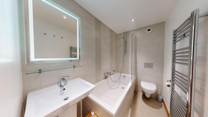 Image No.24-6 Bed Apartment for sale