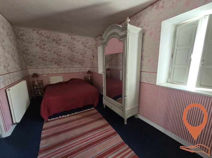 Image No.19-7 Bed House for sale