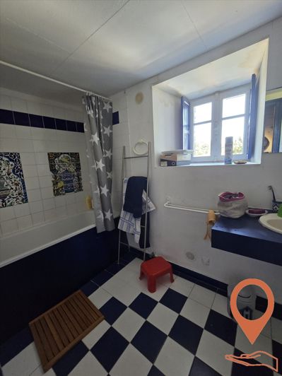 Image No.20-7 Bed House for sale