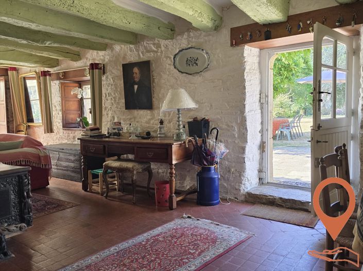 Image No.8-7 Bed House for sale