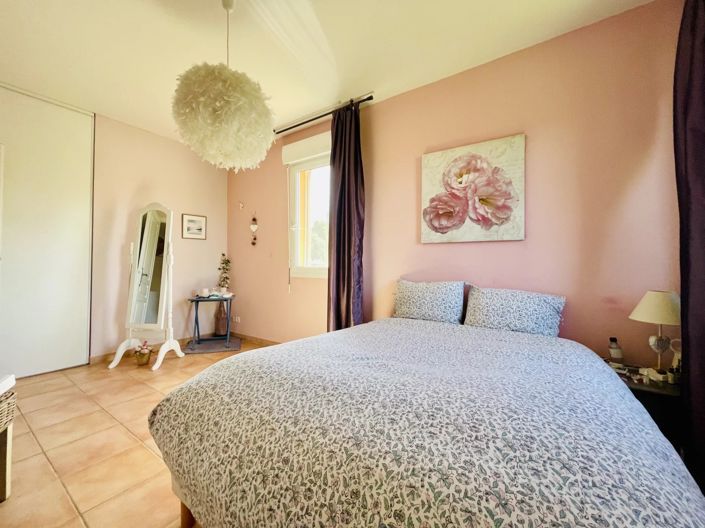 Image No.10-3 Bed Apartment for sale