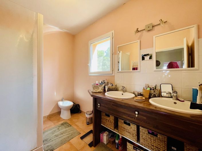 Image No.12-3 Bed Apartment for sale