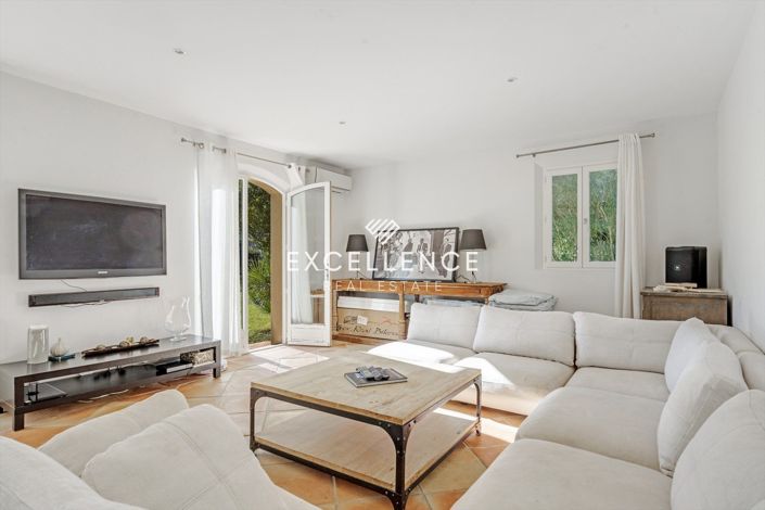 Image No.10-4 Bed House for sale