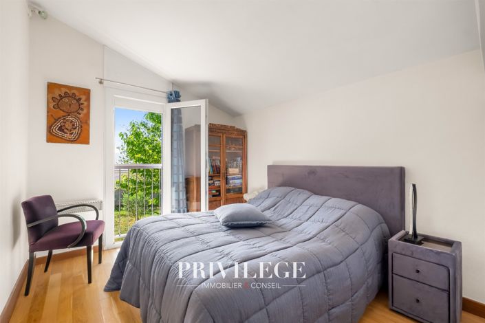Image No.15-4 Bed House for sale