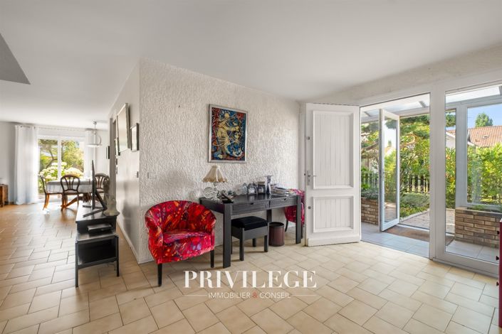 Image No.23-4 Bed House for sale
