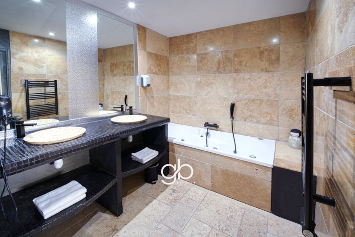 Image No.9-13 Bed House for sale