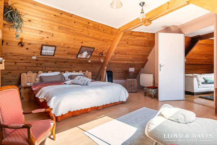 Image No.10-5 Bed House for sale