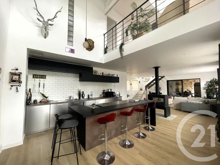 Image No.2-4 Bed House for sale