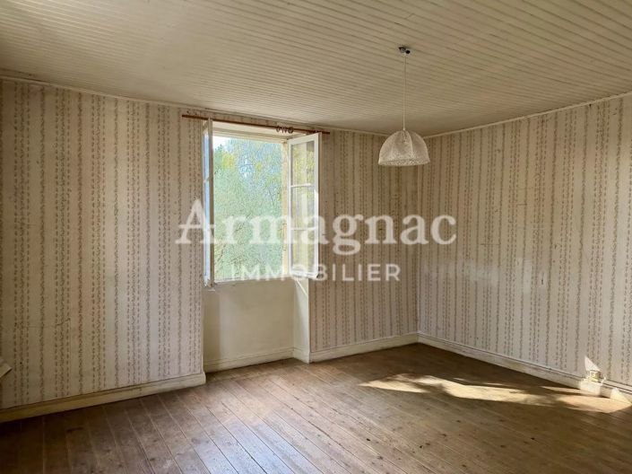 Image No.10-3 Bed House for sale