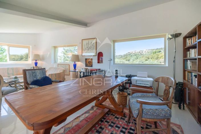 Image No.11-5 Bed House for sale