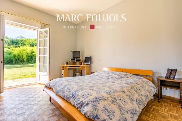 Image No.10-6 Bed House for sale