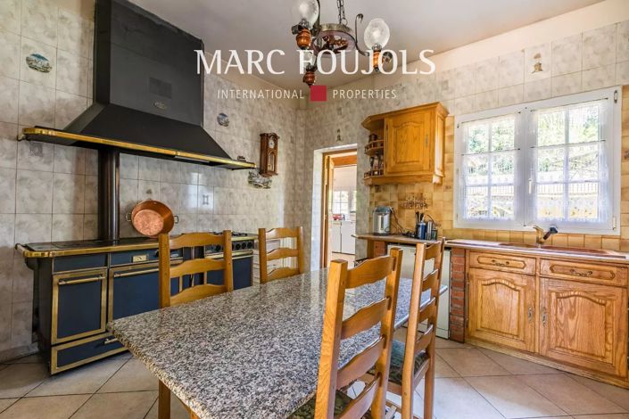 Image No.14-6 Bed House for sale