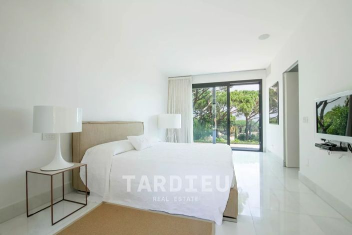 Image No.10-6 Bed House for sale