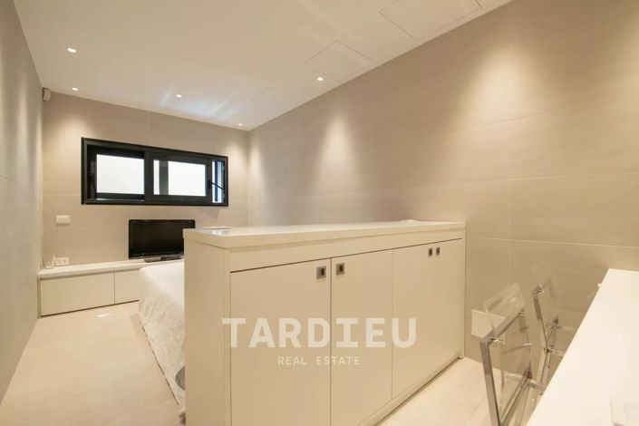 Image No.14-6 Bed House for sale