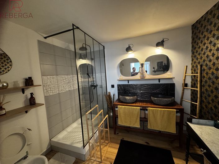 Image No.18-4 Bed House for sale
