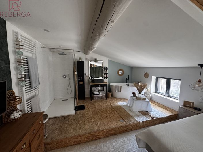 Image No.20-4 Bed House for sale