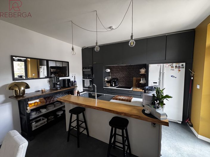 Image No.8-4 Bed House for sale