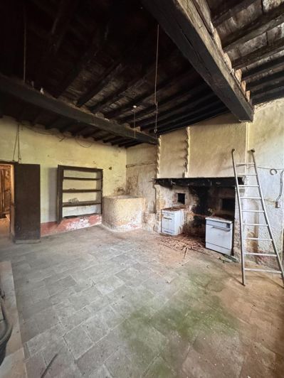 Image No.6-6 Bed House for sale