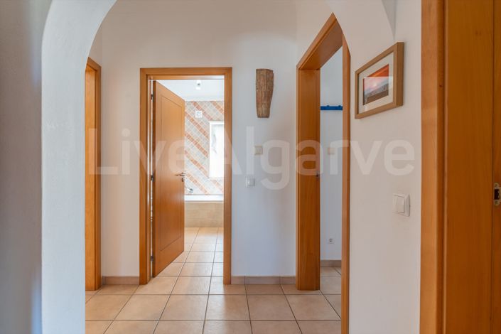 Image No.12-3 Bed House for sale