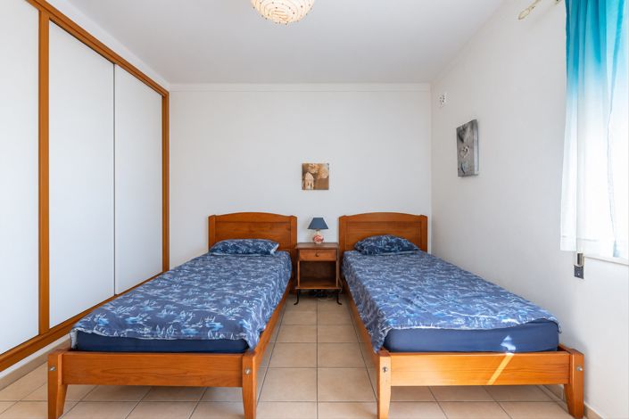 Image No.18-3 Bed House for sale