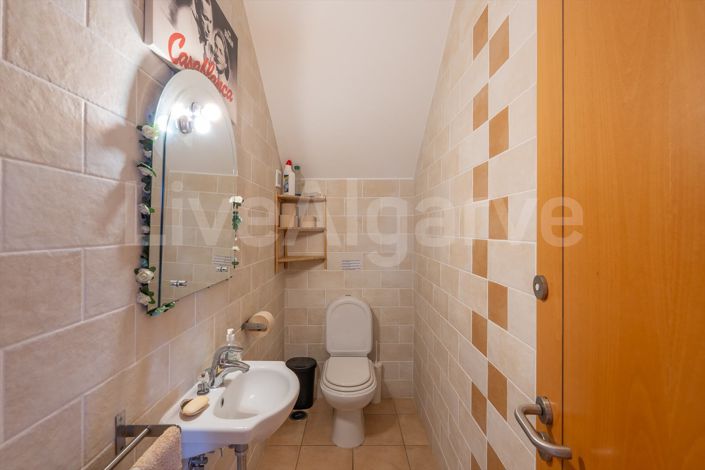 Image No.20-3 Bed House for sale