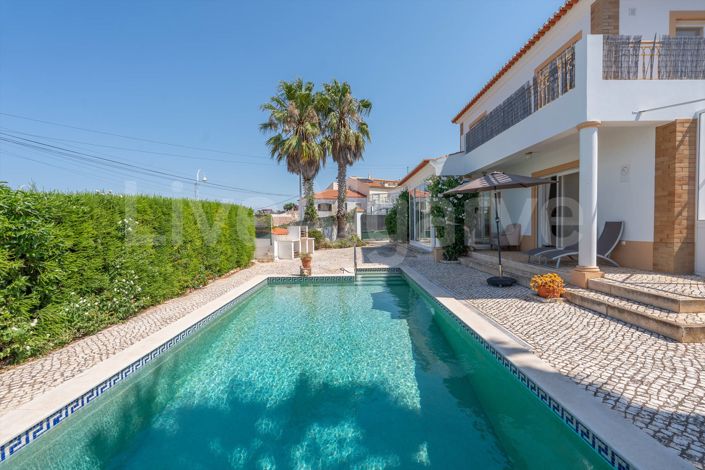 Image No.26-3 Bed House for sale